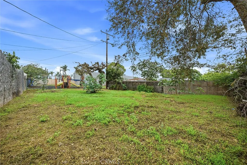 Additional image 51 of 12815 S San Pedro Street, Los Angeles, CA 90061