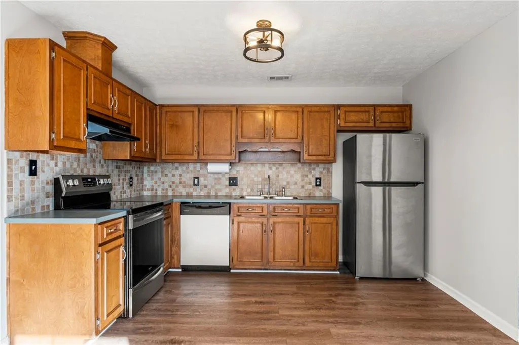 Additional image 6 of 11 Lee Road 2010, Phenix City, AL 36870