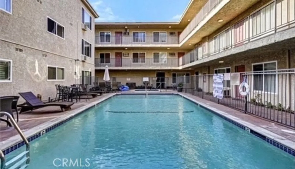 Additional image 12 of 20327 Saticoy Street Unit 102, Winnetka, CA 91306