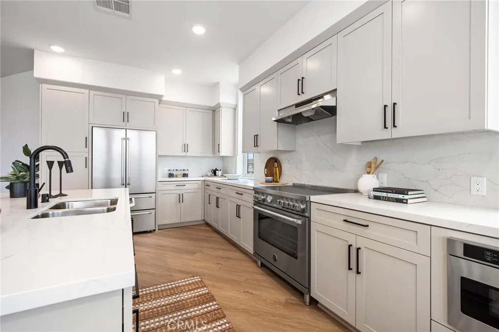 Additional image 81 of 414 Main St Unit 300, Huntington Beach, CA 92648