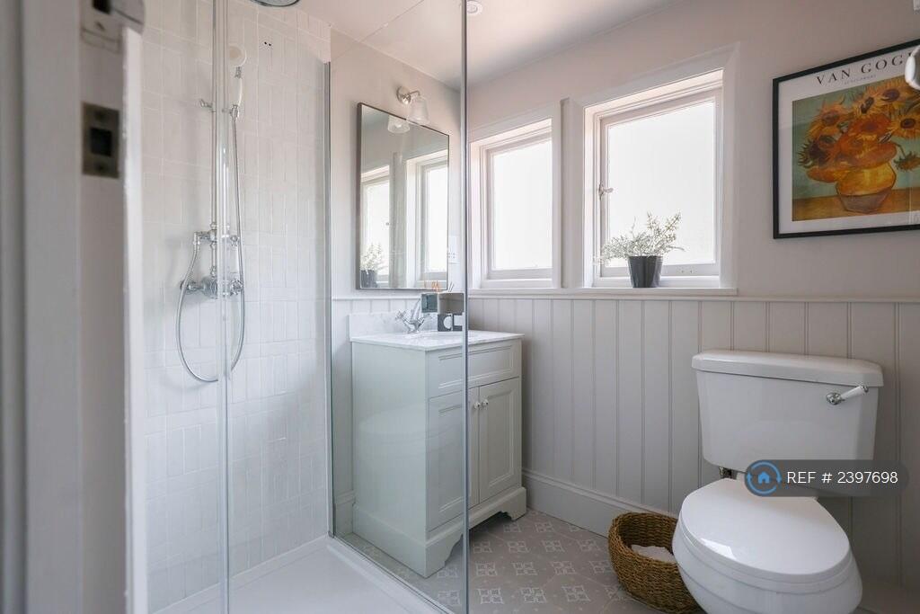 Additional image 11 of High Street, Harpenden, AL5