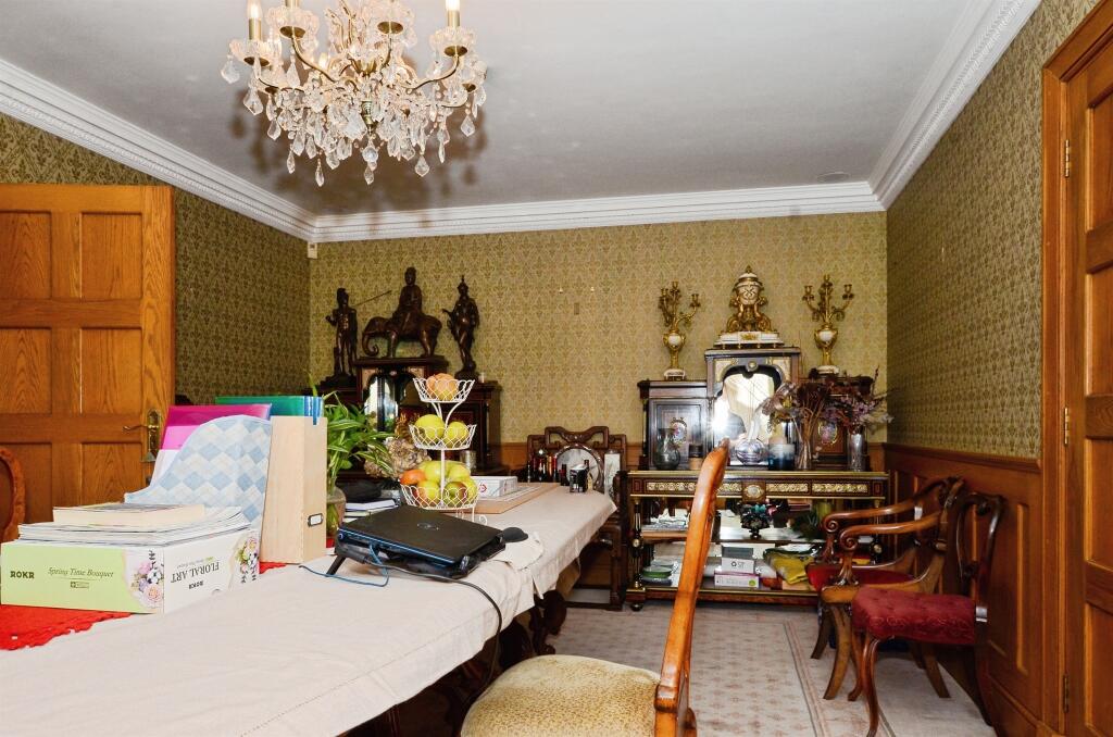 Additional image 16 of West Common Close, Harpenden