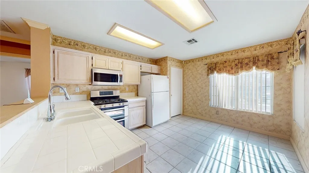 Additional image 10 of 6157 W Avenue J4, Lancaster, CA 93536