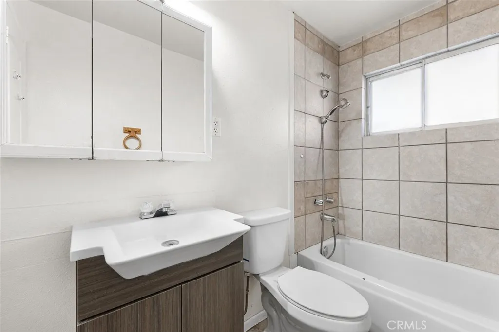 Additional image 27 of 44221 4th Street E, Lancaster, CA 93535