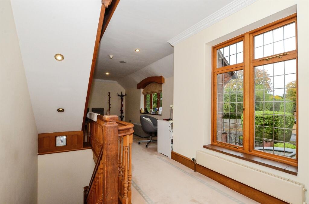 Additional image 18 of West Common Close, Harpenden