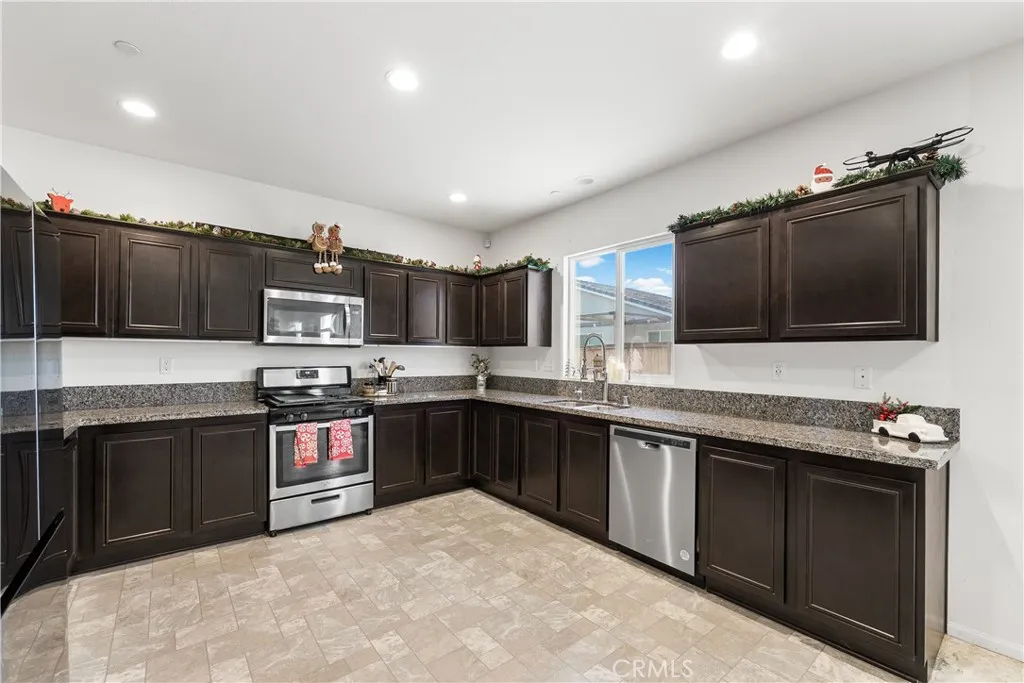 Additional image 19 of 2517 San Madrid Way, Rosamond, CA 93560