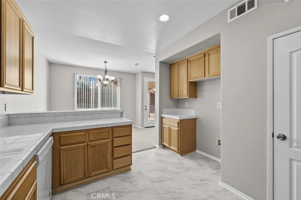 Additional image 12 of 14323 Moon Valley Street, Victorville, CA 92394