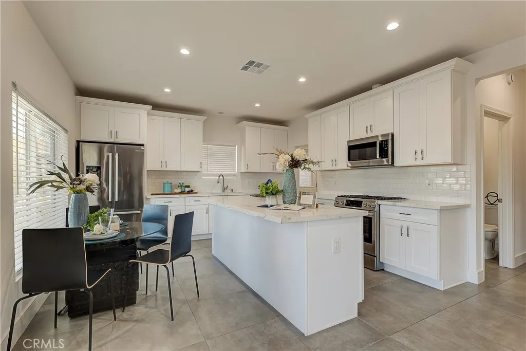 Additional image 8 of 1364 S Ridgeley Dr, Los Angeles, CA 90019