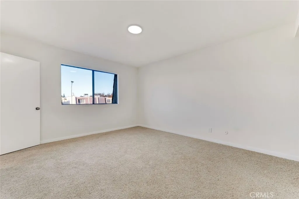 Additional image 28 of 18423 Collins Street Unit A, Tarzana, CA 91356