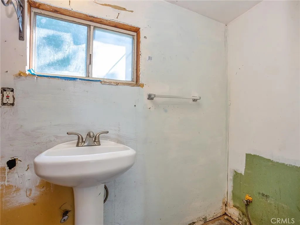 Additional image 65 of 210 W Ash Avenue, Burbank, CA 91502