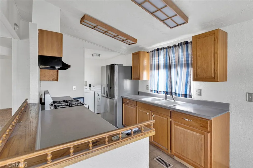 Additional image 12 of 16473 Green Tree Boulevard Unit 21, Victorville, CA 92395