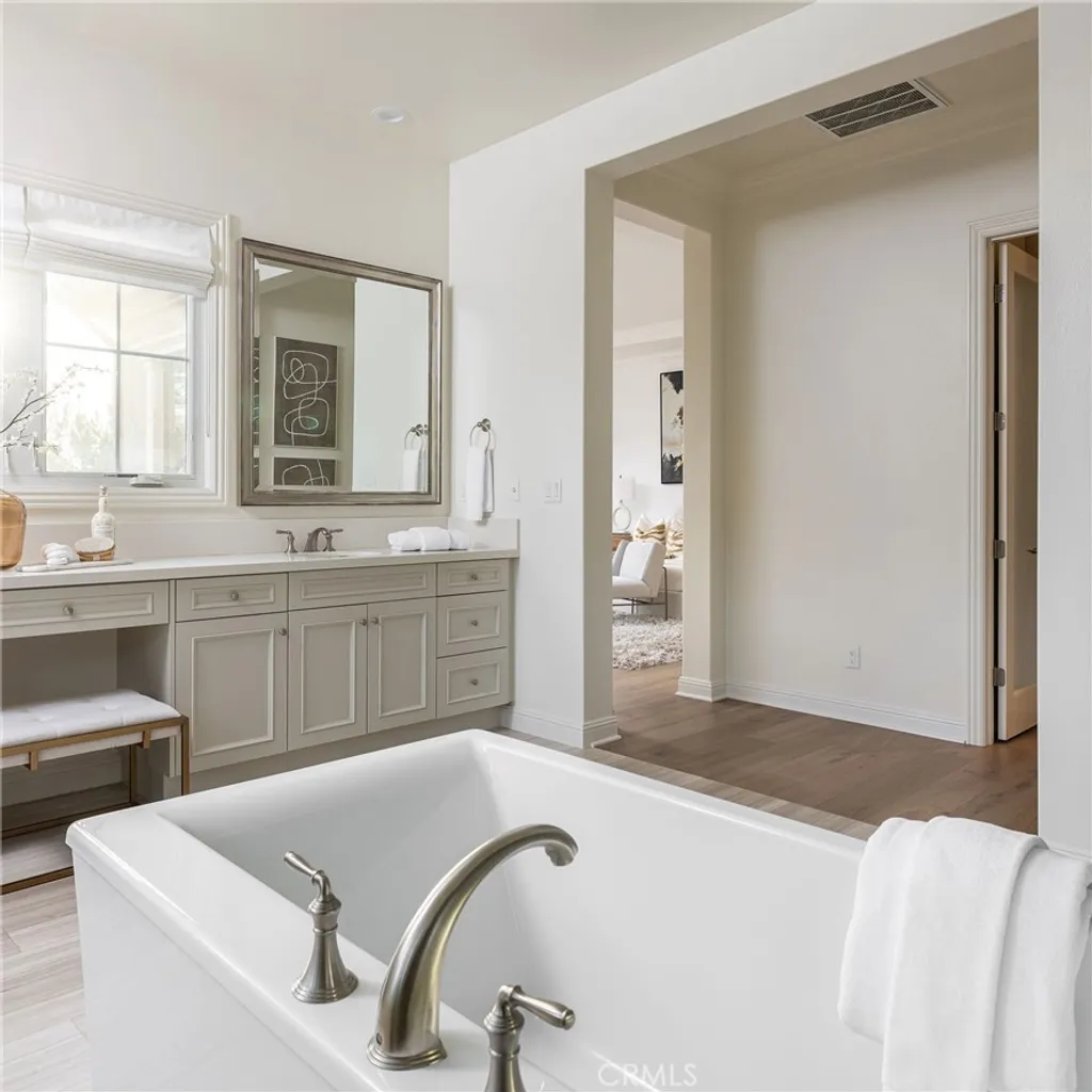 Additional image 36 of 114 Great Oak, Irvine, CA 92602