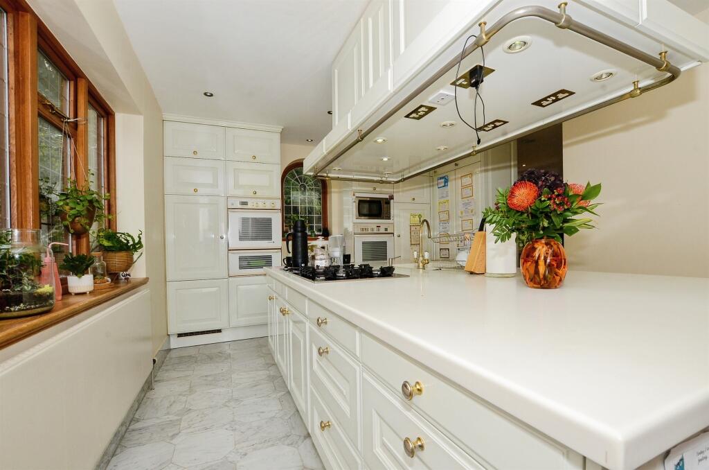 Additional image 5 of West Common Close, Harpenden