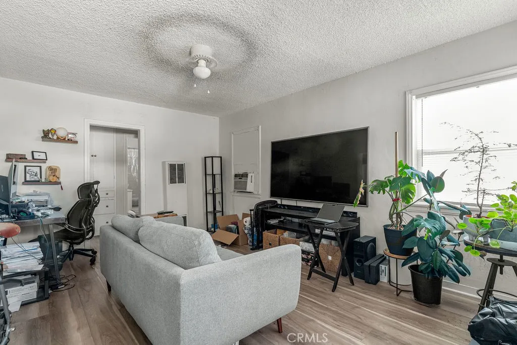 Additional image 54 of 2200 W Burbank Boulevard, Burbank, CA 91506