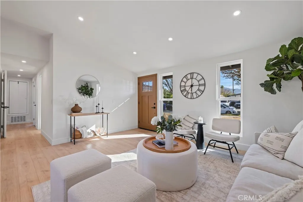 Additional image 5 of 19017 Drycliff Street, Canyon Country, CA 91351