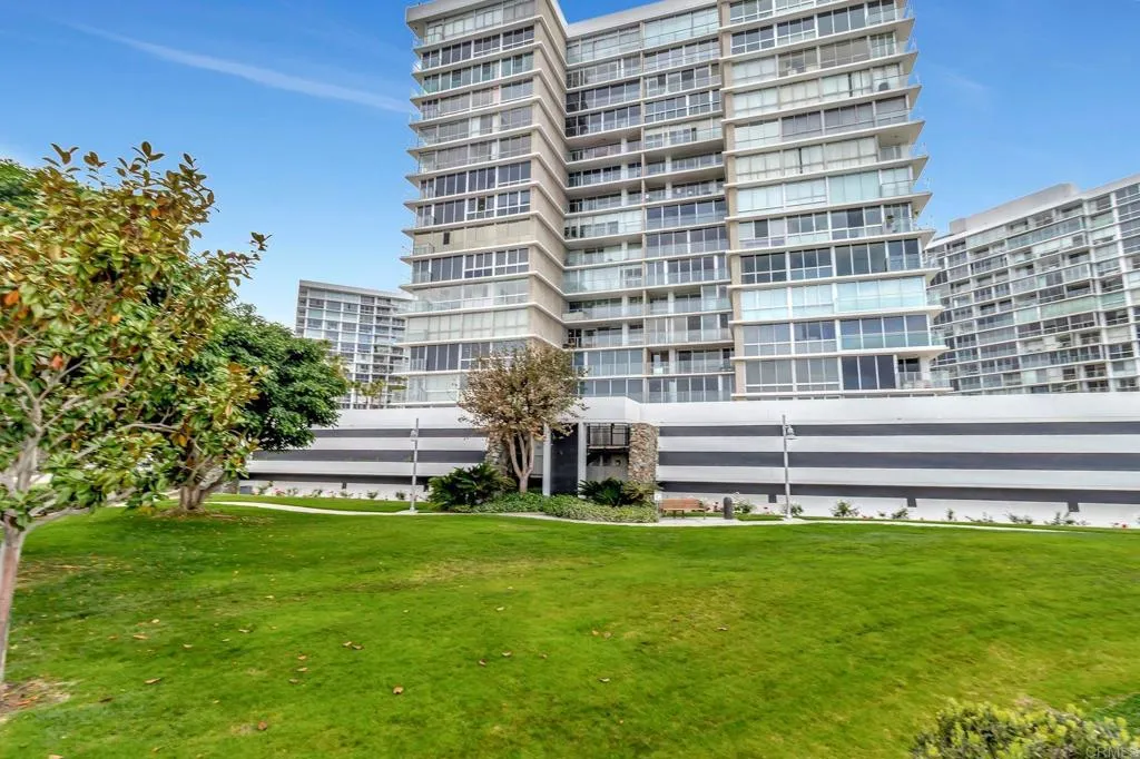 Additional image 56 of 1820 Avenida Del Mundo Unit 208, Coronado, CA 92118