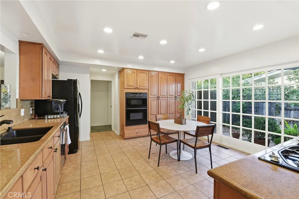 Additional image 40 of 15936 Valley Wood Road, Sherman Oaks, CA 91403