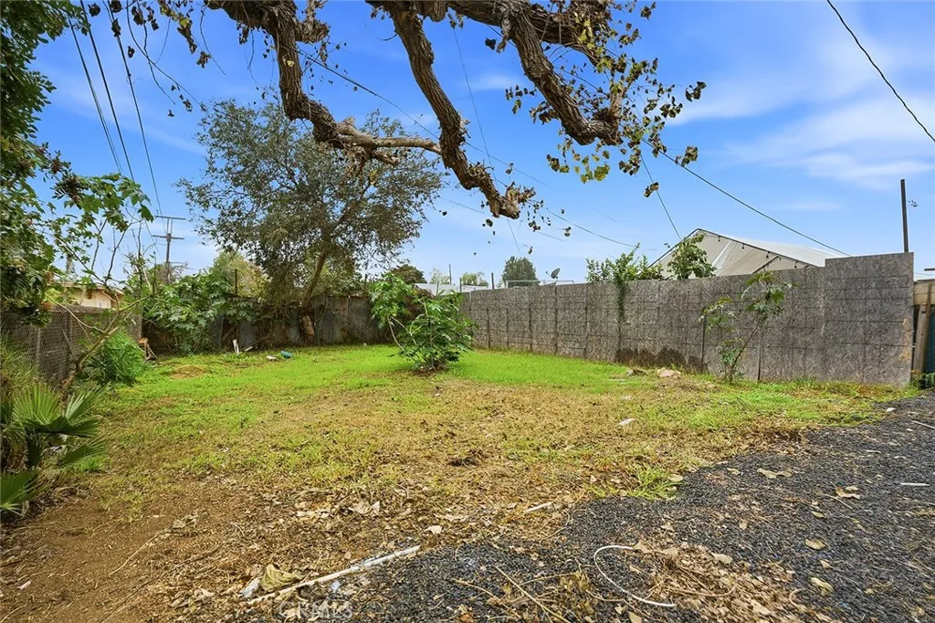 Additional image 50 of 12815 S San Pedro Street, Los Angeles, CA 90061