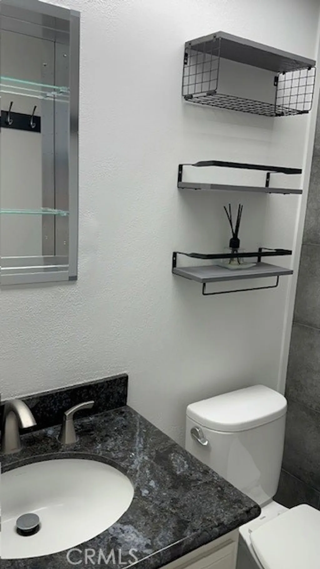 Additional image 17 of 18326 Collins Street Unit F, Tarzana, CA 91356