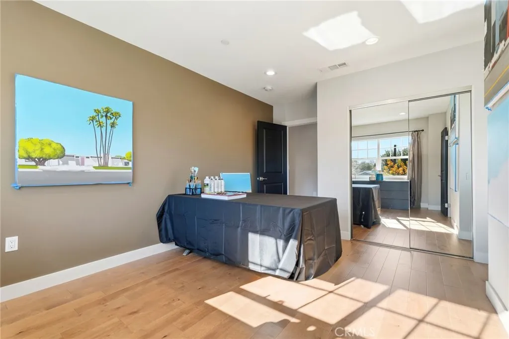 Additional image 47 of 2311 W Clark Avenue, Burbank, CA 91506