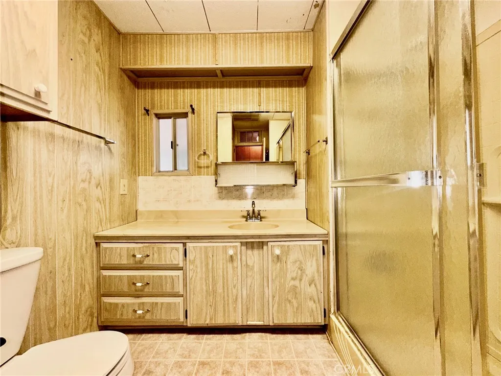 332 N Lyon Ave Unit 105, Hemet, CA 92543