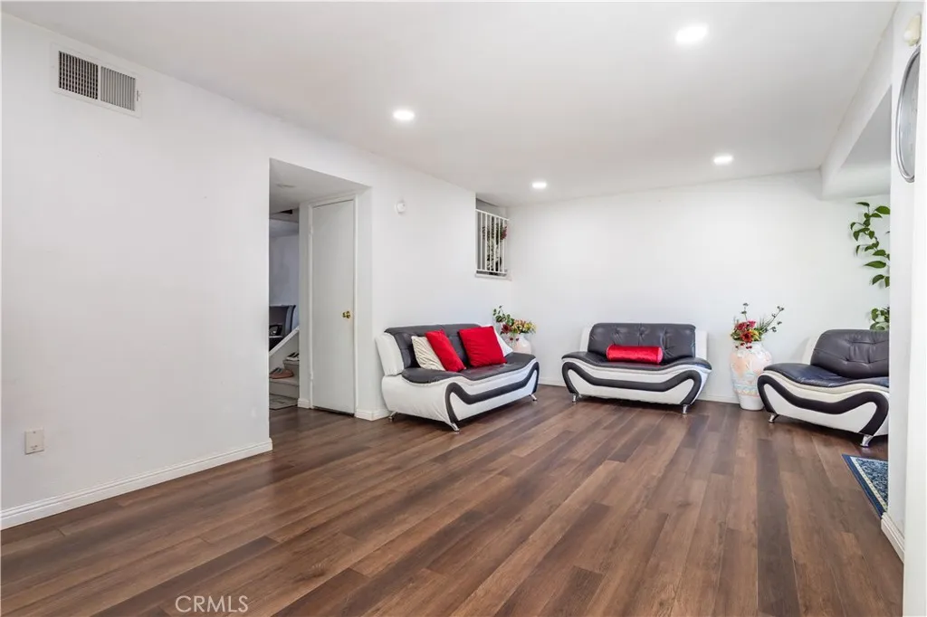 Additional image 13 of 10125 De Soto Unit 45, Chatsworth, CA 91311