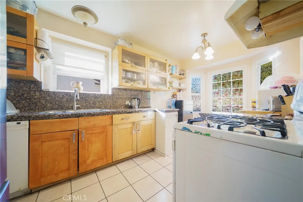 Additional image 6 of 634 E Kingsley Ave, Pomona, CA 91767