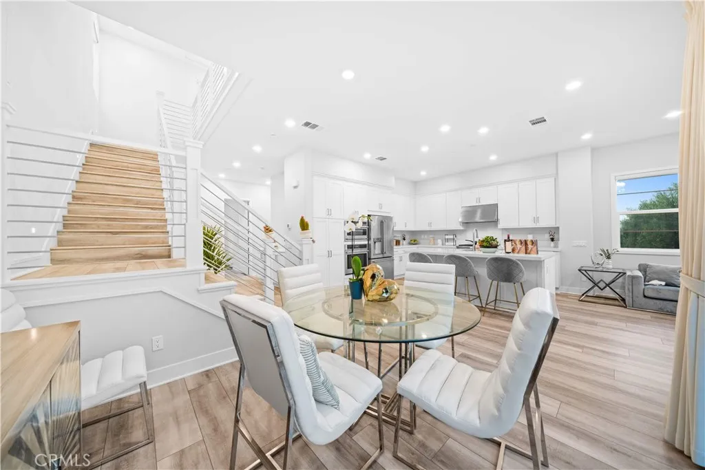 Additional image 63 of 119 Glance, Irvine, CA 92618