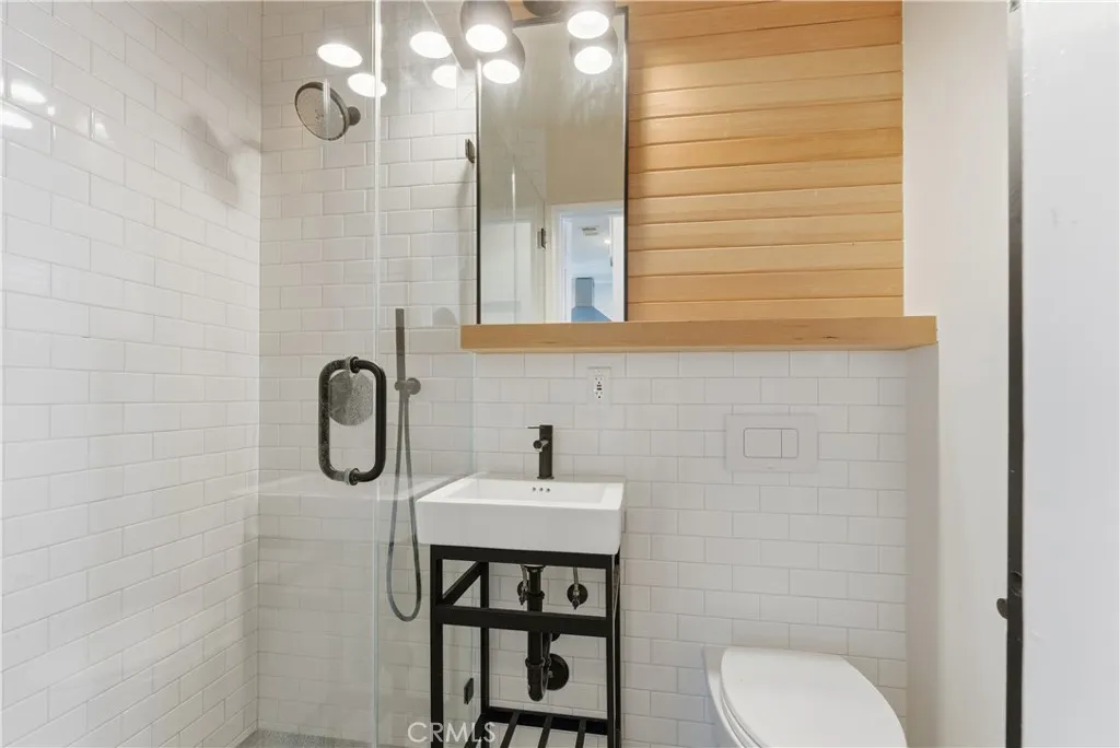 Additional image 87 of 1230 Oak Circle Dr, Glendale, CA 91208