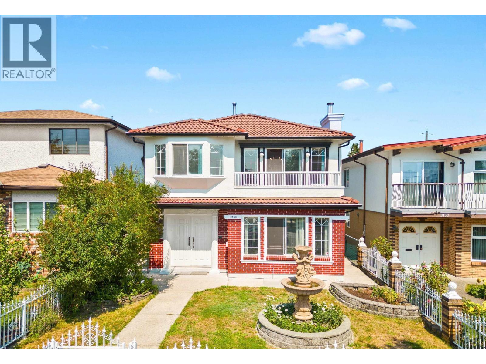 3153 PARKER STREET|Vancouver, British Columbia V5K2V4