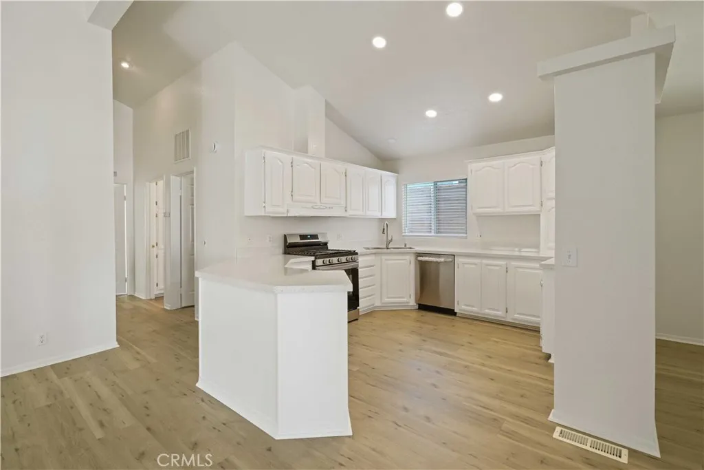 Additional image 41 of 20240 Shadow Island Drive, Canyon Country, CA 91351