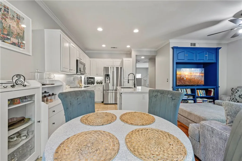 Additional image 96 of 23402 Brookdale Lane Unit 56, Valencia, CA 91355