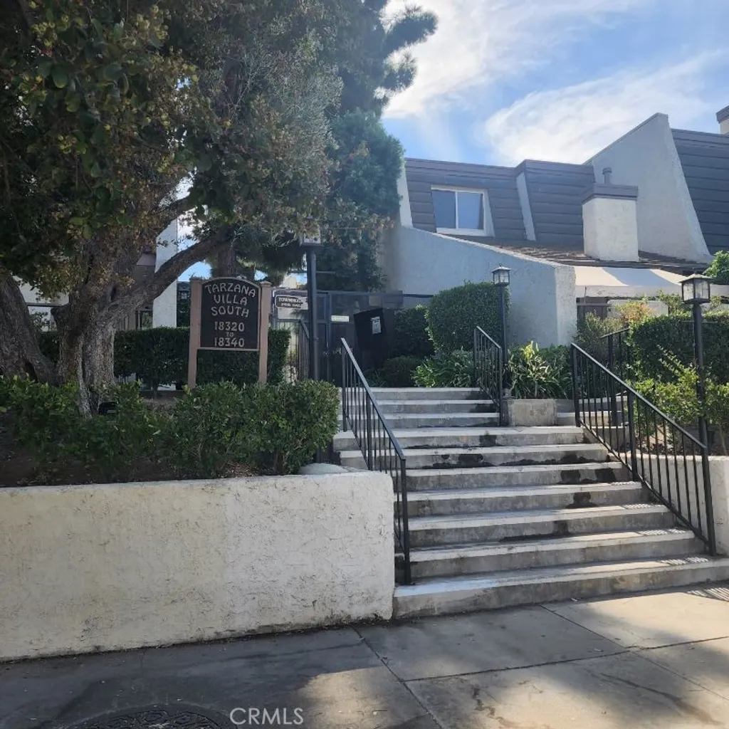 Additional image 2 of 18326 Collins Street Unit F, Tarzana, CA 91356