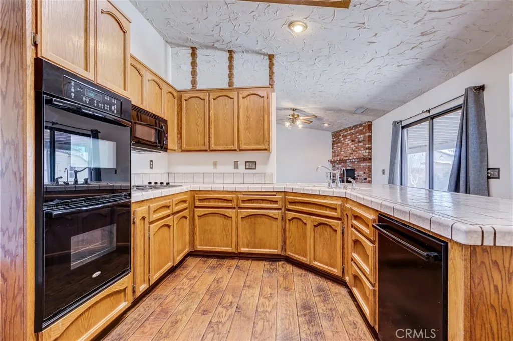 Additional image 16 of 14076 Wawona Road, Apple Valley, CA 92307