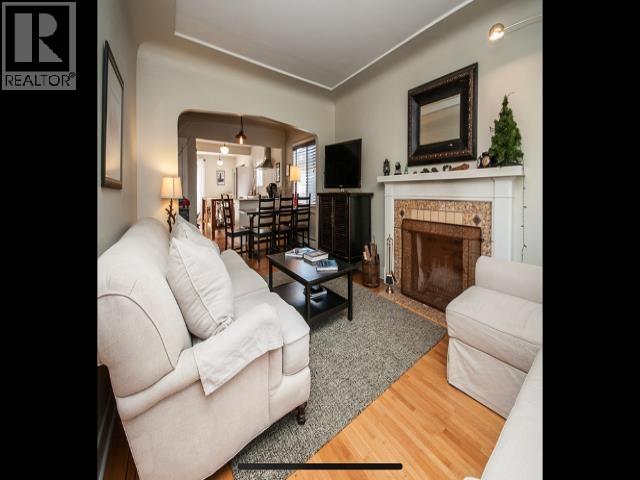 Main Floor 4838 DUNBAR STREET|Vancouver, British Columbia V6S1M7