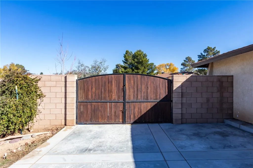 Additional image 39 of 14076 Wawona Road, Apple Valley, CA 92307