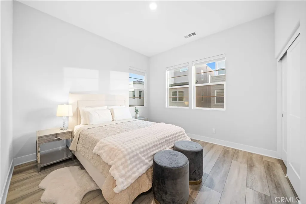 Additional image 26 of 119 Glance, Irvine, CA 92618