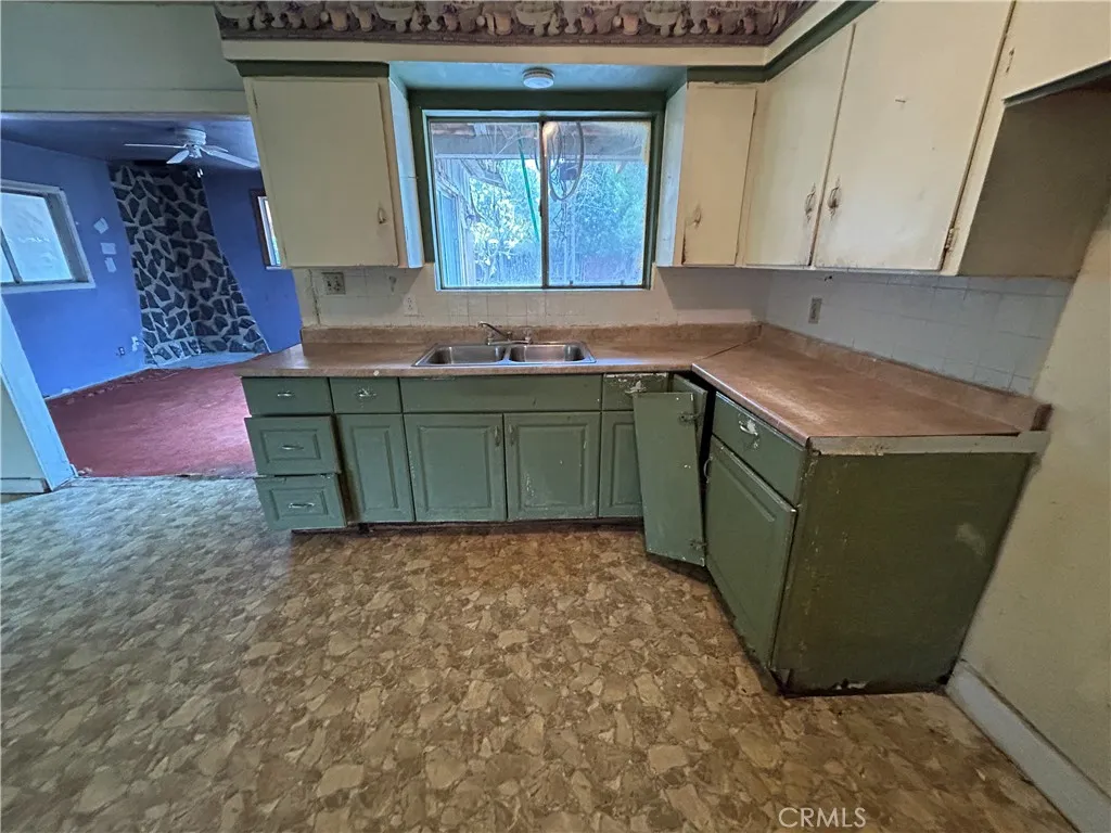 Additional image 13 of 755 H, Parlier, CA 93648