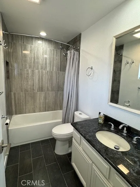 Additional image 59 of 18326 Collins Street Unit F, Tarzana, CA 91356