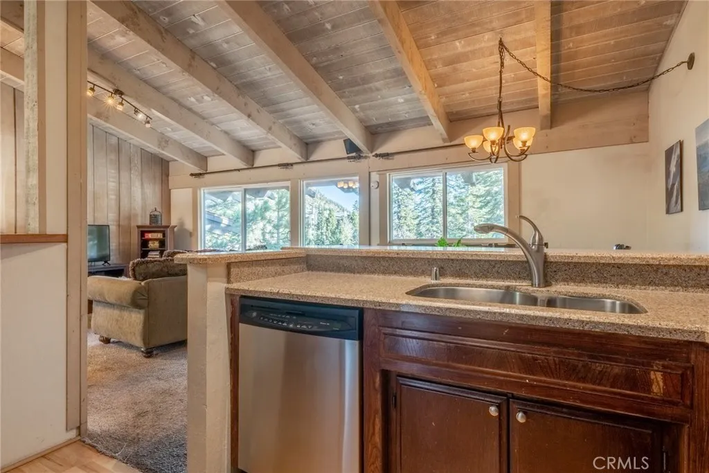 Additional image 12 of 221 Canyon Blvd Unit 206, Mammoth Lakes, CA 93546