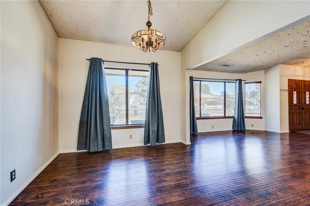 Additional image 17 of 14076 Wawona Road, Apple Valley, CA 92307