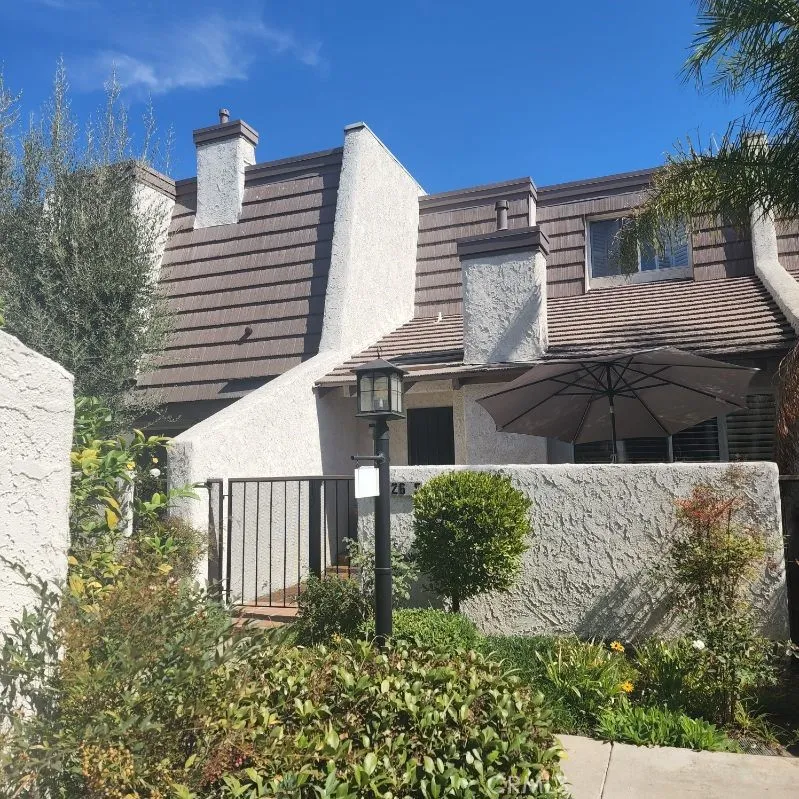 Additional image 34 of 18326 Collins Street Unit F, Tarzana, CA 91356