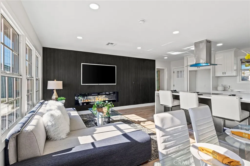 Additional image 5 of 2302 W 115th St, Hawthorne, CA 90250