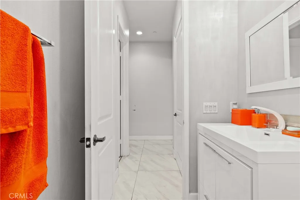 Additional image 39 of 6920 Valmont Unit 5, Tujunga, CA 91042