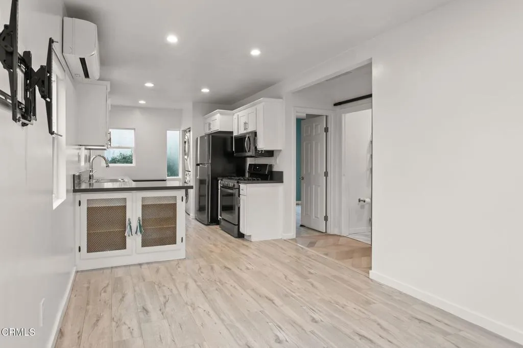 Additional image 38 of 1047 E Brenner Place, Long Beach, CA 90813