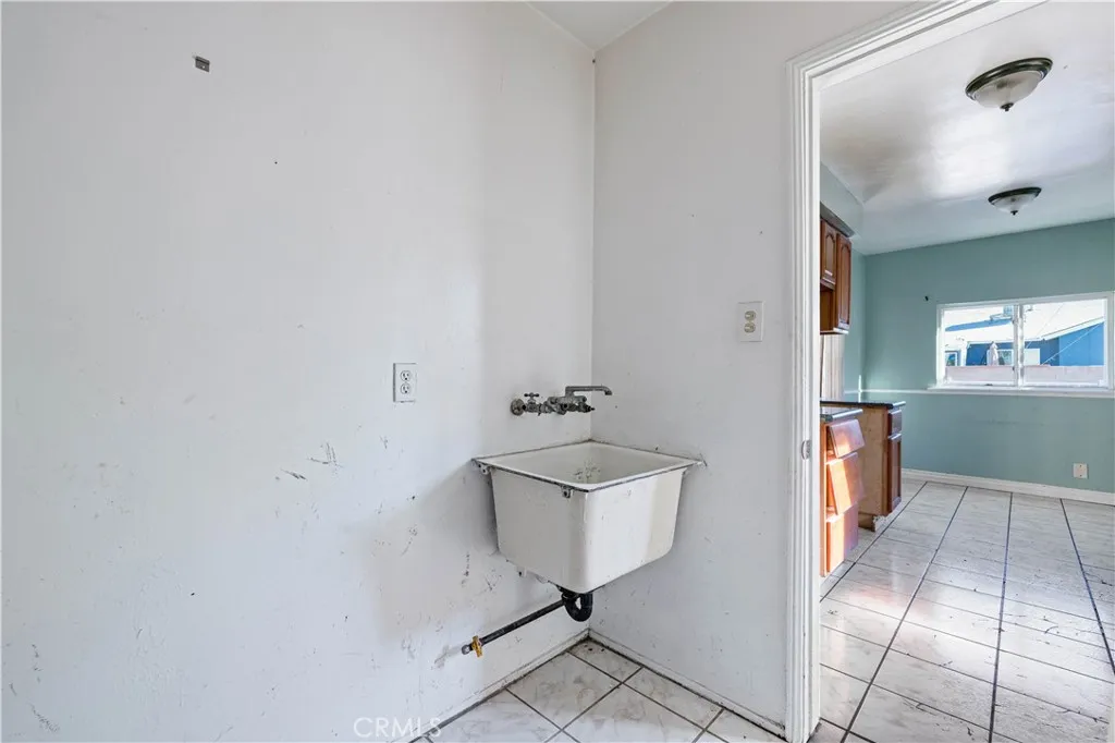 Additional image 11 of 8544 Noble Avenue, North Hills, CA 91343