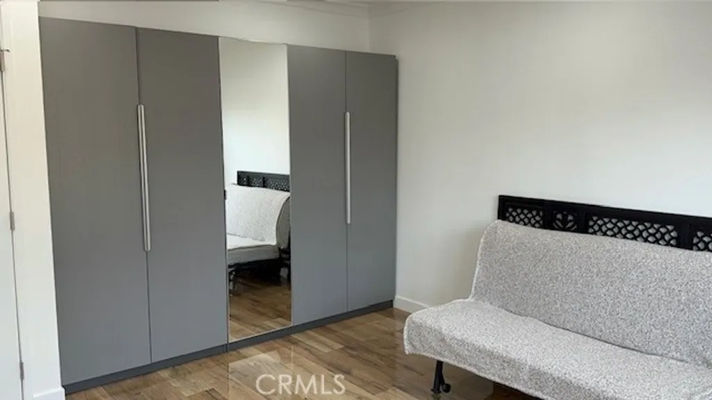 Additional image 8 of 18326 Collins Street Unit F, Tarzana, CA 91356