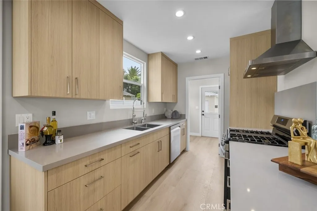 Additional image 54 of 6820 Jellico Avenue, Van Nuys, CA 91406