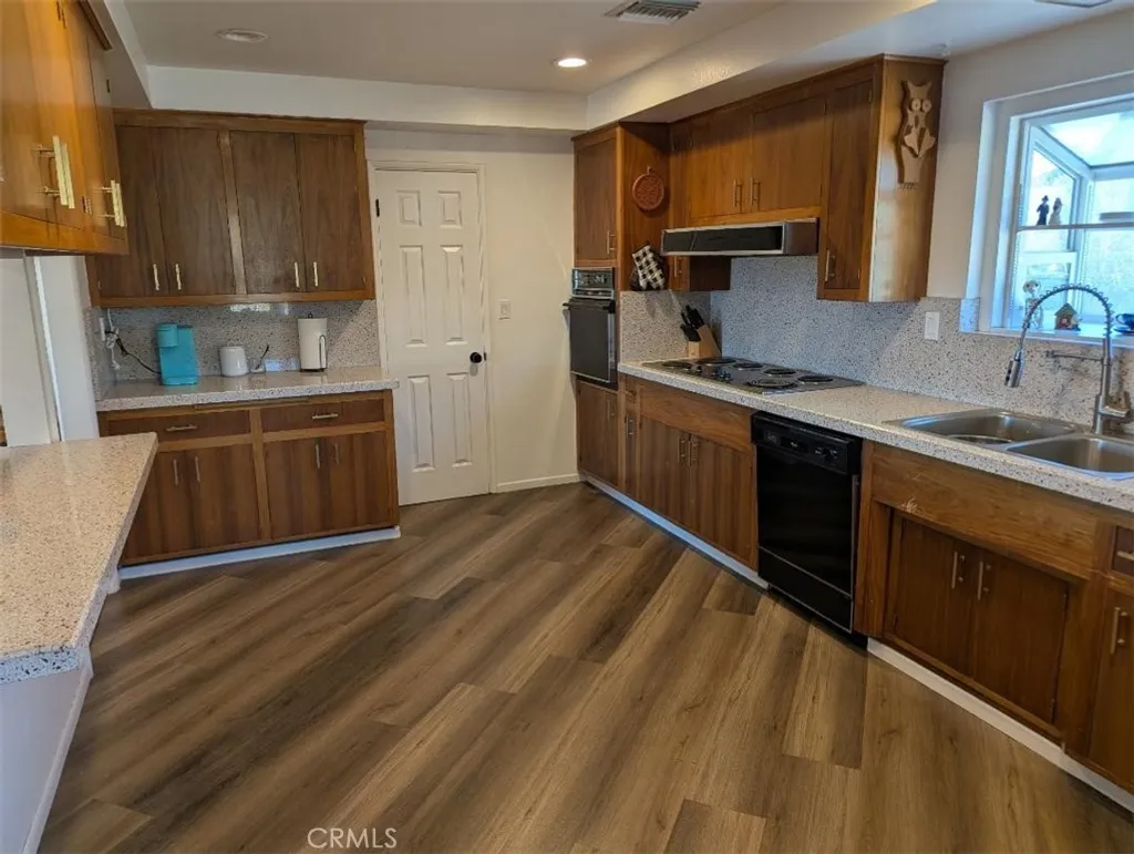 Additional image 15 of 19989 Crow Rd, Apple Valley, CA 92307