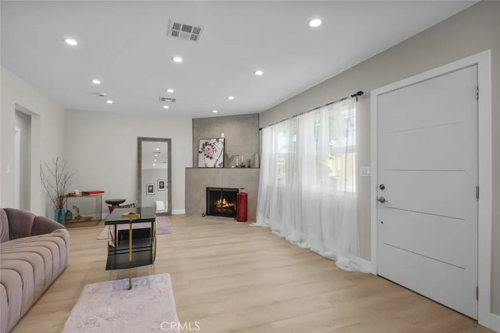 Additional image 72 of 6820 Jellico Avenue, Van Nuys, CA 91406